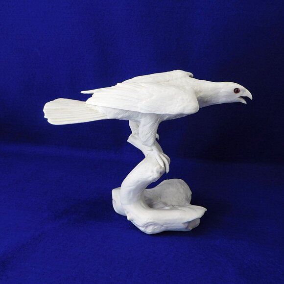 Silent Hunter Figurine Hawk Falcon on Branch Jonathan Bronson Franklin Porcelain - Picture 4 of 9